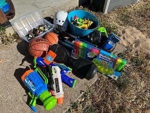 lot 32 image: Lots of Kids Toys  Hemets