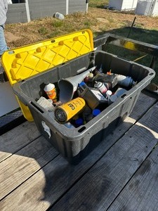 lot 45 image: Bin Full of Misc Oil  Automotive Supplys