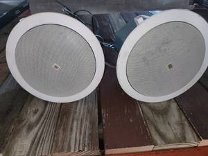 lot 17 image: 2 inwall jbl speakers