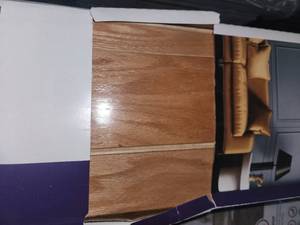 lot 42 image: 8 boxes red oak natural engineered hardwood click flooring