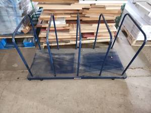lot 159 image: metal rack