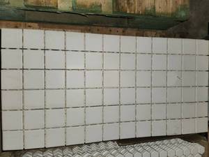lot 162 image: white square mosaic tile 1x2 sheets