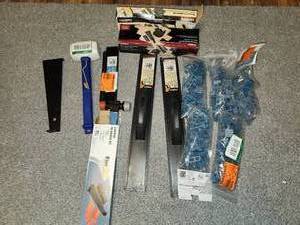 lot 204 image: Flooring tools