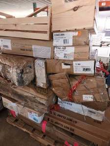 lot 230 image: Pallet furniture