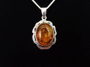 .925 Sterling Silver Amber Cabochon Pendant Necklace