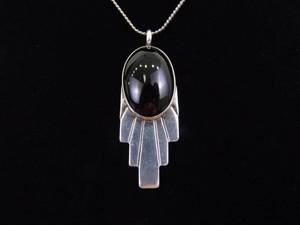.925 Sterling Silver Art Deco Onyx Cabochon Pendant Necklace