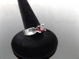 .925 Sterling Silver Faceted Garnet Ring Size 7