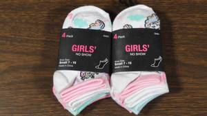lot 42 image: Set of 2 4 Pack Girls No Show Socks-Size 7-10
