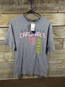 lot 100 image: Majestic St. Louis Cardinals Tee Shirt-Medium-Gray