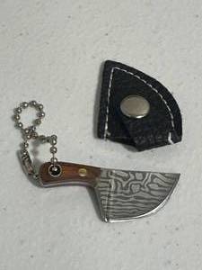 lot 29 image: Mini Damascus Keychain Knife