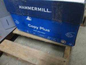 lot 32 image: Hammermill Printer Paper, 20 lb Cop...
