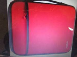 lot 34 image: Belkin 11 Inch Laptop Case Sleeve ...