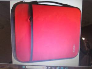 lot 35 image: Belkin 11 Inch Laptop Case Sleeve ...