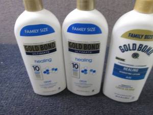 lot 111 image: 3- 20 oz Gold Bond Healing Hydratin...