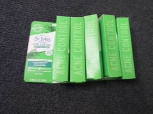 lot 150 image: 5 ea St. Ives Acne Control Spot Tre...