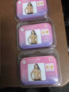 lot 152 image: 3 Lovely Lift CD Cup...