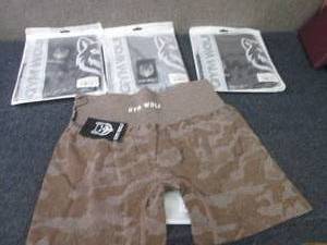 lot 192 image: 4 Pair Ladies Large Camo Contour Sh...