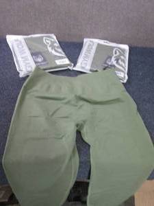 lot 205 image: 3 Pair Ladies Large Gym Wolf Scrunc...
