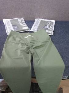 lot 206 image: 3 Pair Ladies Large Gym Wolf Scrunc...