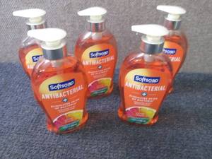 lot 241 image: 5- 11.25 oz Softsoap Antibacterial ...