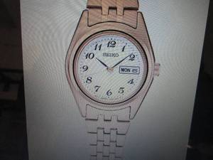 lot 284 image: Seiko Womens Goldtone 25.5mm Stain...