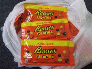 lot 337 image: 12- 3 oz Reeses Pieces King Size...