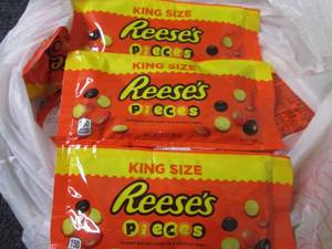 lot 341 image: 12- 3 oz Reeses Pieces King Size...