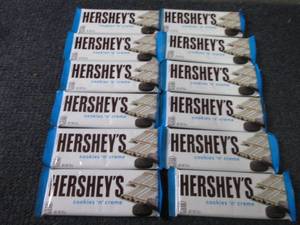 lot 348 image: 12- Hersheys Cookies n Crme Ba...