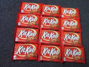 lot 350 image: 12- 1.5 oz KitKat Bars...