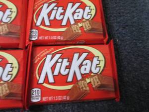 lot 351 image: 12- 1.5 oz KitKat Bars...