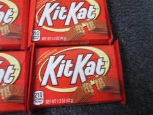 lot 353 image: 12- 1.5 oz KitKat Bars...