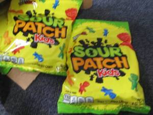 lot 355 image: 12- 8 oz Sour Patch Kids...
