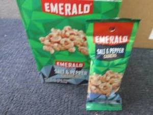 lot 425 image: 12- 1.25 oz Emerald Salt & Pepper C...