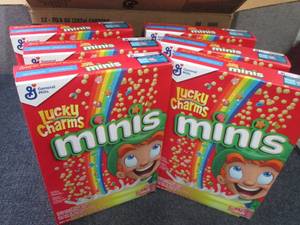 lot 435 image: 6- 10.5 oz Lucky Charms Minis...