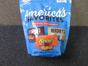 lot 439 image: 17.6 oz Americas Favorites Sharing...