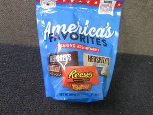 lot 445 image: 17.6 oz Americas Favorites Sharing...