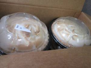 lot 324 image: EE 6- 8 inch FROZEN Lemon Meringue ...