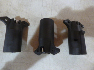 lot 12 image: 3 Adapters 7-Pin to 4-Pin