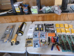 lot 58 image: Assortment of Lights