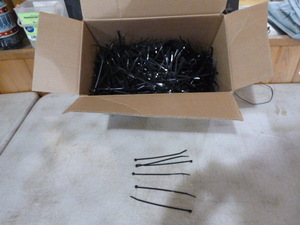 lot 65 image: Box of CableZip-Ties