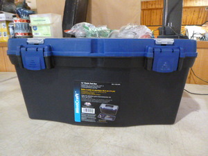 lot 73 image: Mint Craft Plastic Toolbox