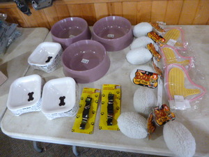 lot 119 image: Pet Items