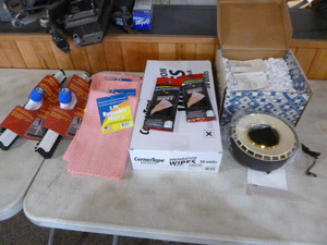 lot 122 image: Cleaning Items