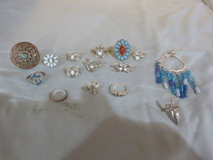 lot 150 image: Variety of Rings