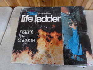 lot 187 image: American LaFrance Life Ladder