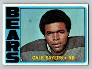 lot 51 image: Gale Sayers 1972 Topps #110 Vintage Football Card