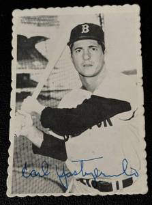 lot 83 image: Carl Yastrzemski 1969 Topps Deckle Edge #4 Vintage Baseball Card