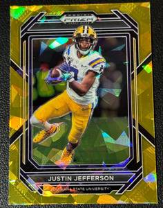 lot 50A image: Justin Jefferson Color Match Cracked Ice 2023 Prizm Draft Picks #61 Minnesota Vikings Football Card