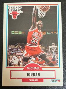 lot 41B image: Michael Jordan 1990 Fleer #26 Basketball Card