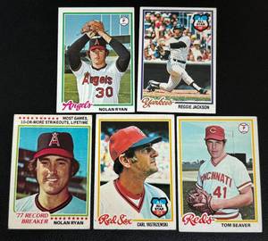 lot 55B image: 1978 Topps 5 Card Star Lot - (2) Nolan Ryan, Carl Yastrzemski, Reggie Jackson, Tom Seaver Vintage Baseball Cards